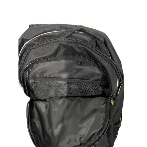 Targus 15-16” Legend IQ EcoSmart Backpack - Picture 4 of 5